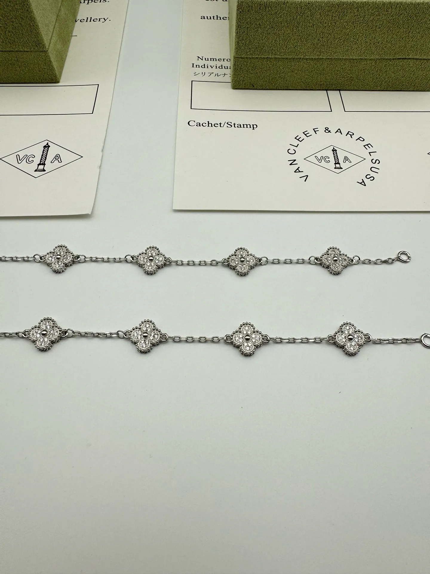 Van Cleef & Arpels Sweet Alhambra bracelet, 6 motifs VCARO85700 - 图片 13