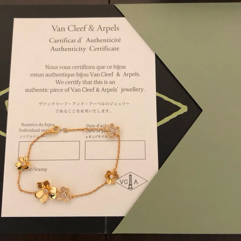 Van Cleef & Arpels Frivole bracelet, 5 flowers VCARP3W400 - Image 3