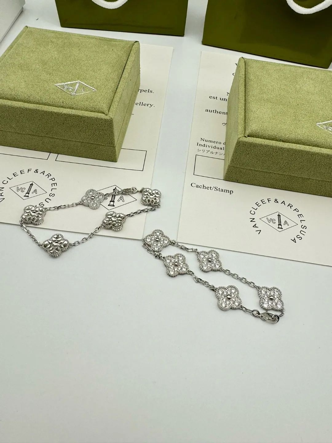 Van Cleef & Arpels Vintage Alhambra bracelet, 5 motifs VCARA41500 - 图片 11