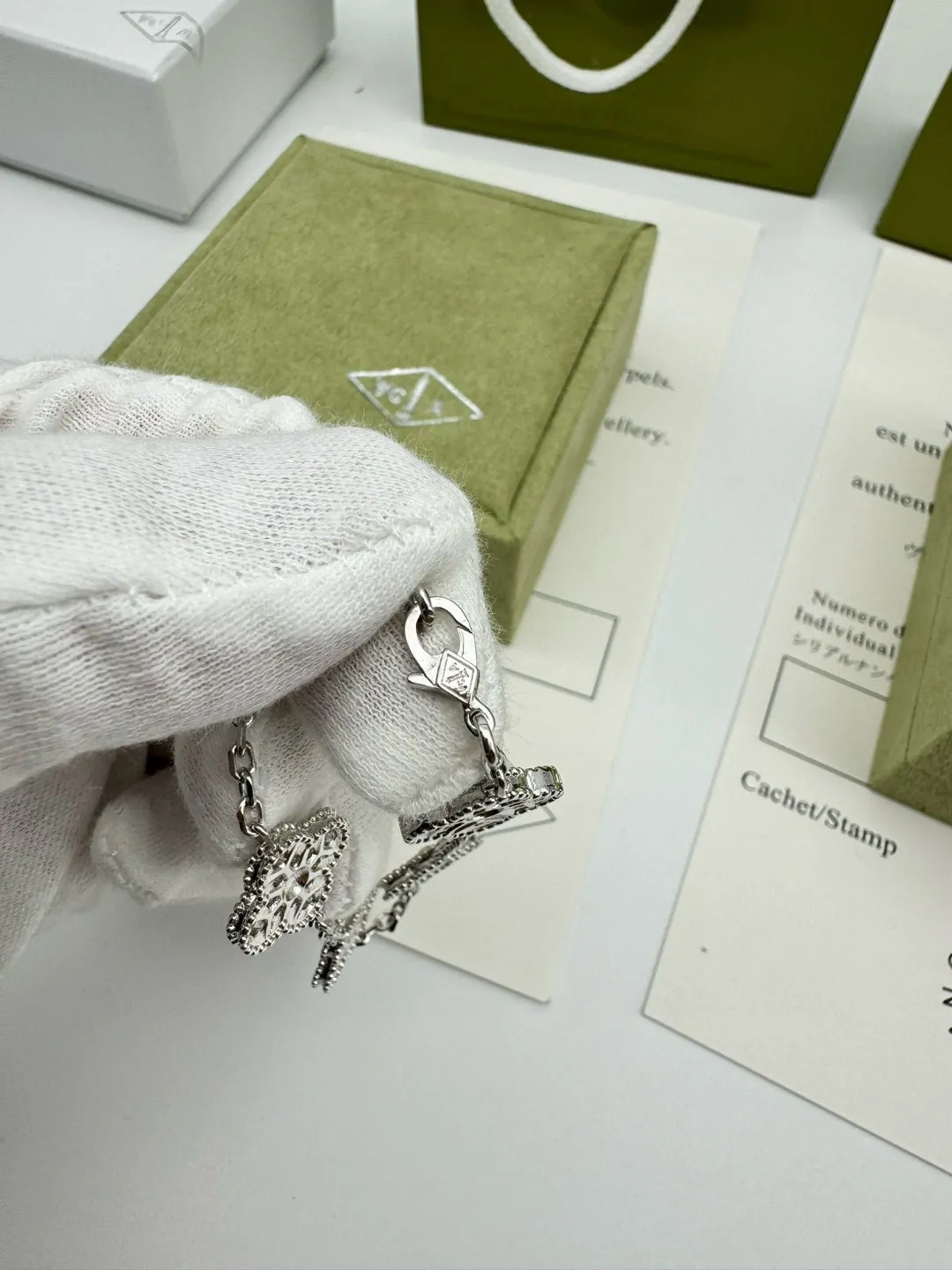 Van Cleef & Arpels Vintage Alhambra bracelet, 5 motifs VCARA41500 - 图片 16