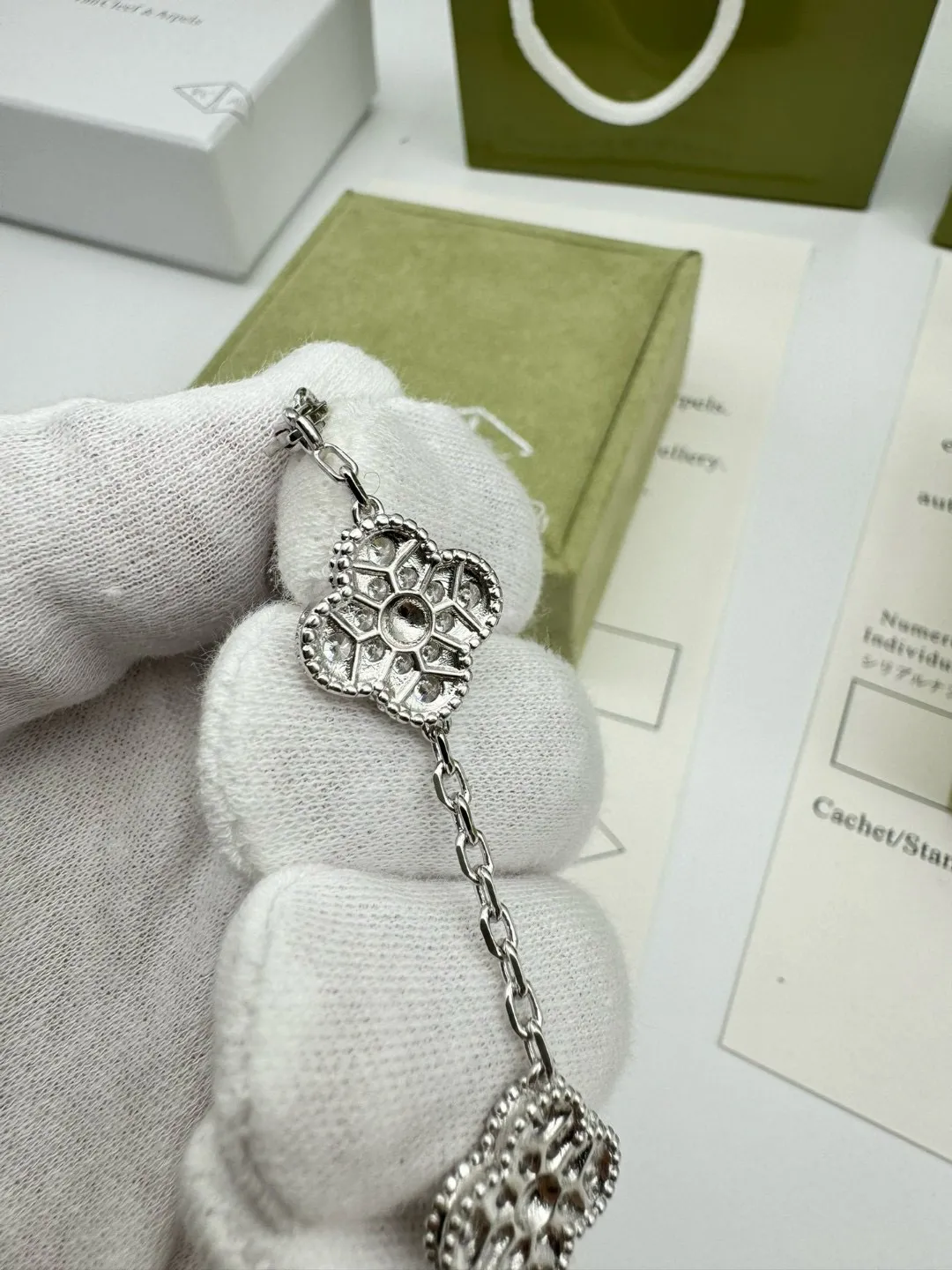 Van Cleef & Arpels Vintage Alhambra bracelet, 5 motifs VCARA41500 - 图片 17