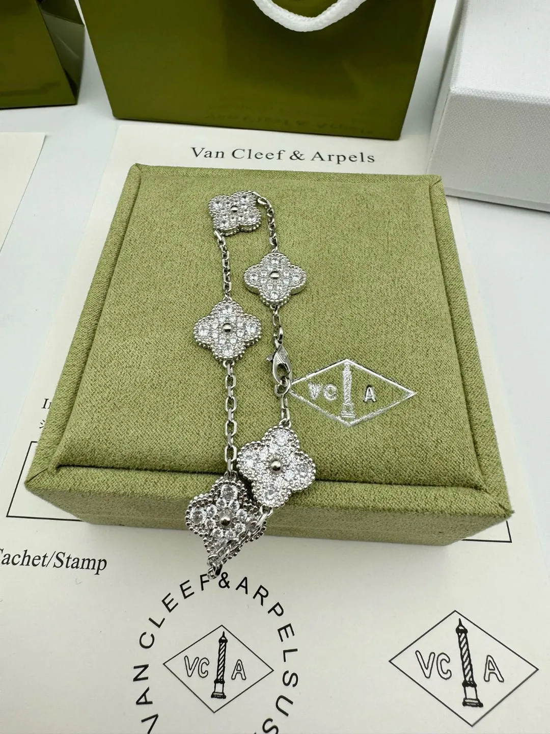 Van Cleef & Arpels Vintage Alhambra bracelet, 5 motifs VCARA41500 - 图片 18