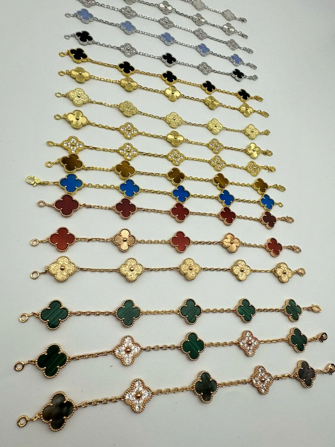 Van Cleef & Arpels Vintage Alhambra bracelet, 5 motifs VCARL80900 - 图片 33