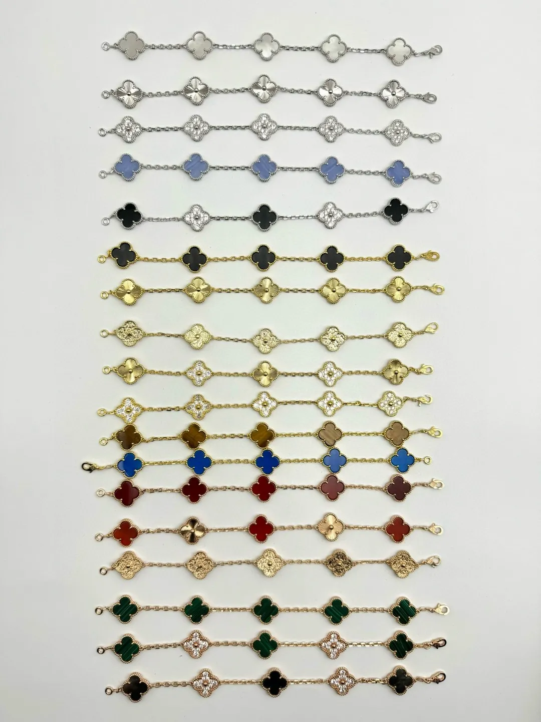 Van Cleef & Arpels Vintage Alhambra bracelet, 5 motifs VCARL80900 - 图片 32