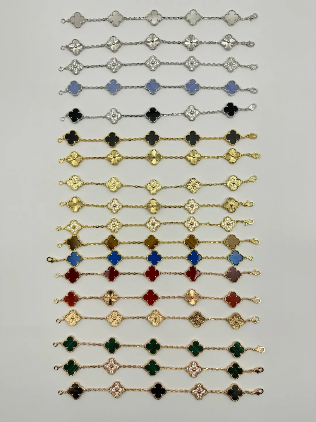 Van Cleef & Arpels Vintage Alhambra bracelet, 5 motifs VCARL80900 - 图片 36