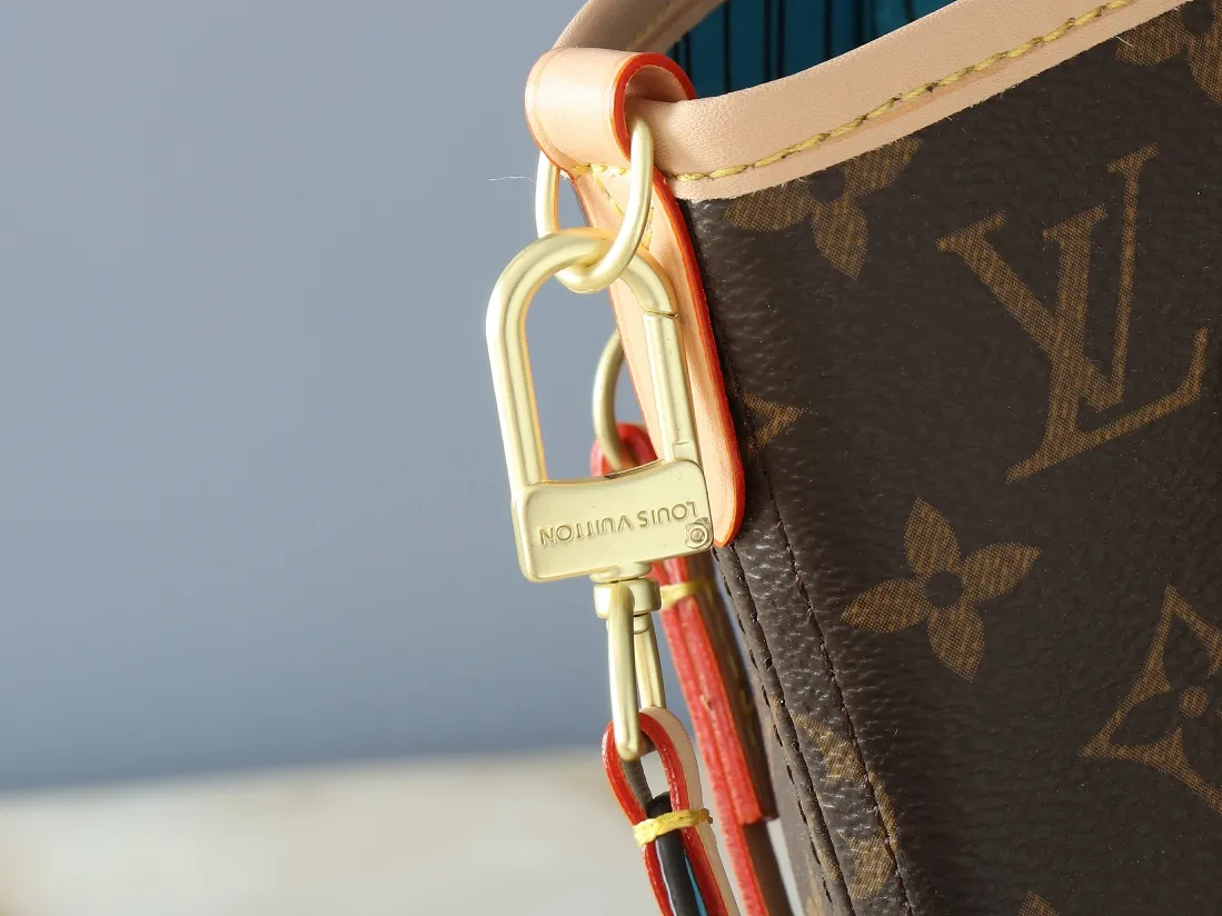 Louis Vuitton Neverfull Bandouli??re Inside Out MM Tote Bag Blue Interior - Image 5