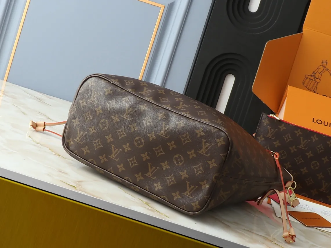 Louis Vuitton Neverfull Bandouli??re Inside Out MM Tote Bag Red Interior - 图片 4