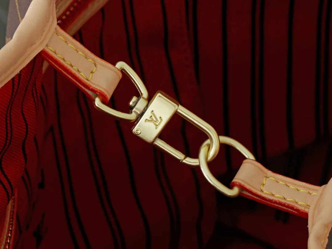 Louis Vuitton Neverfull Bandouli??re Inside Out MM Tote Bag Red Interior - 图片 6