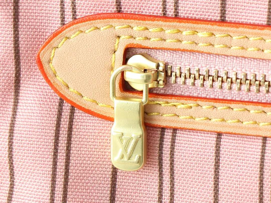 Louis Vuitton Neverfull Bandouli??re Inside Out MM Tote Bag Pink Interior - Image 7