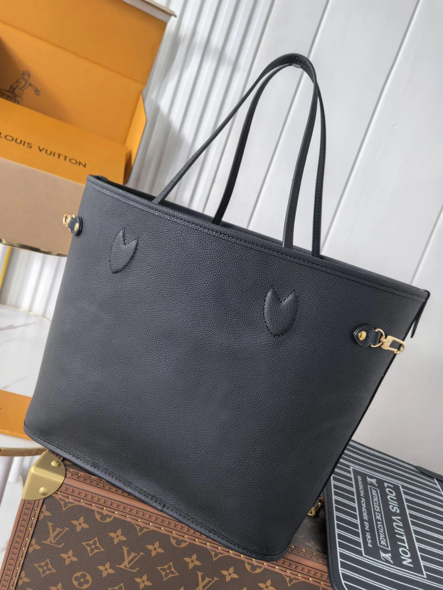 Louis Vuitton Neverfull Inside Out MM Tote Bag Monogram Black Leather - 图片 4
