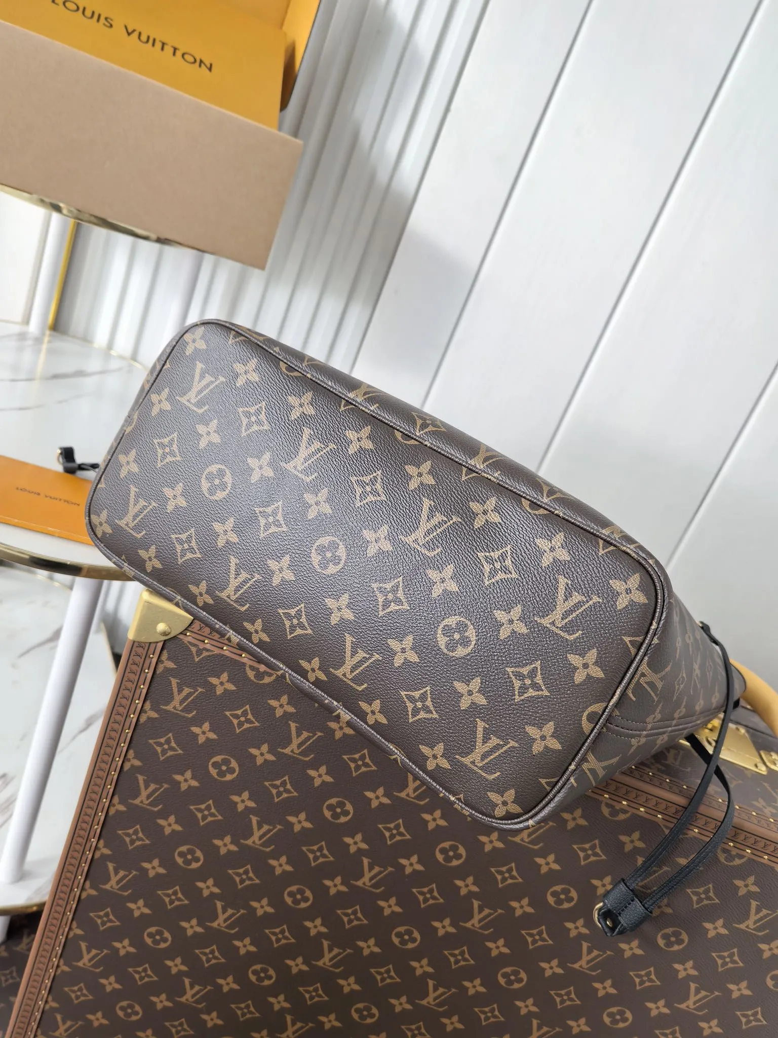 Louis Vuitton Neverfull Inside Out MM Tote Bag Monogram Black Leather - 图片 5