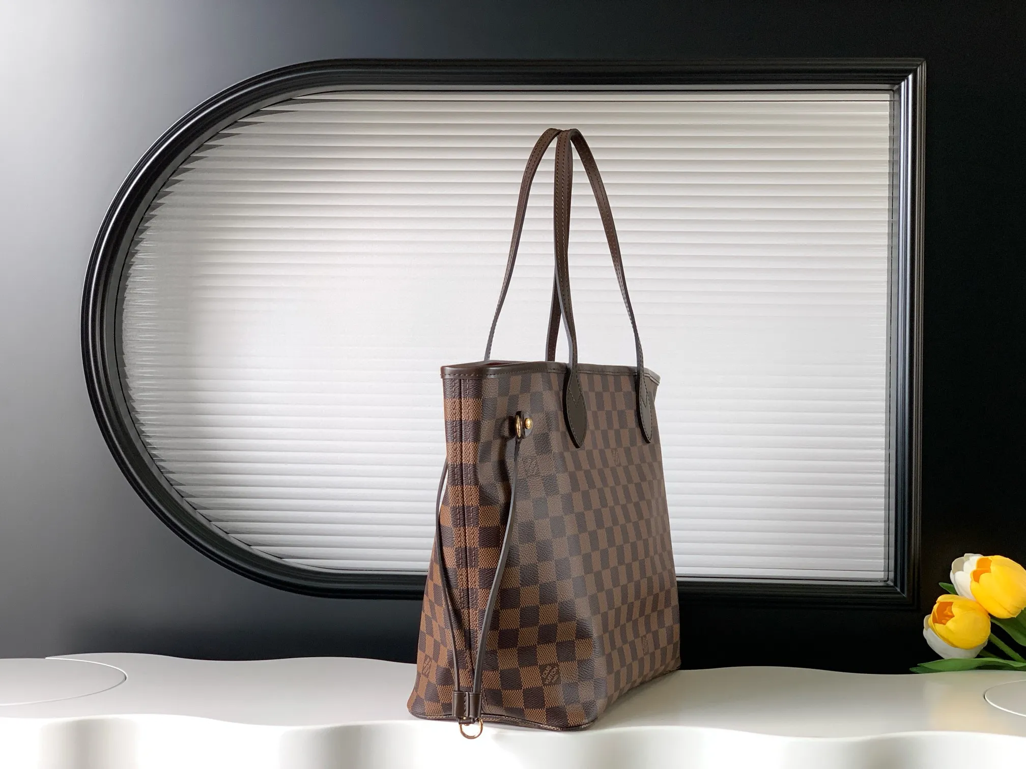 Louis Vuitton Neverfull MM Tote Bag Damier Ebene Canvas with Red Interior - 图片 2