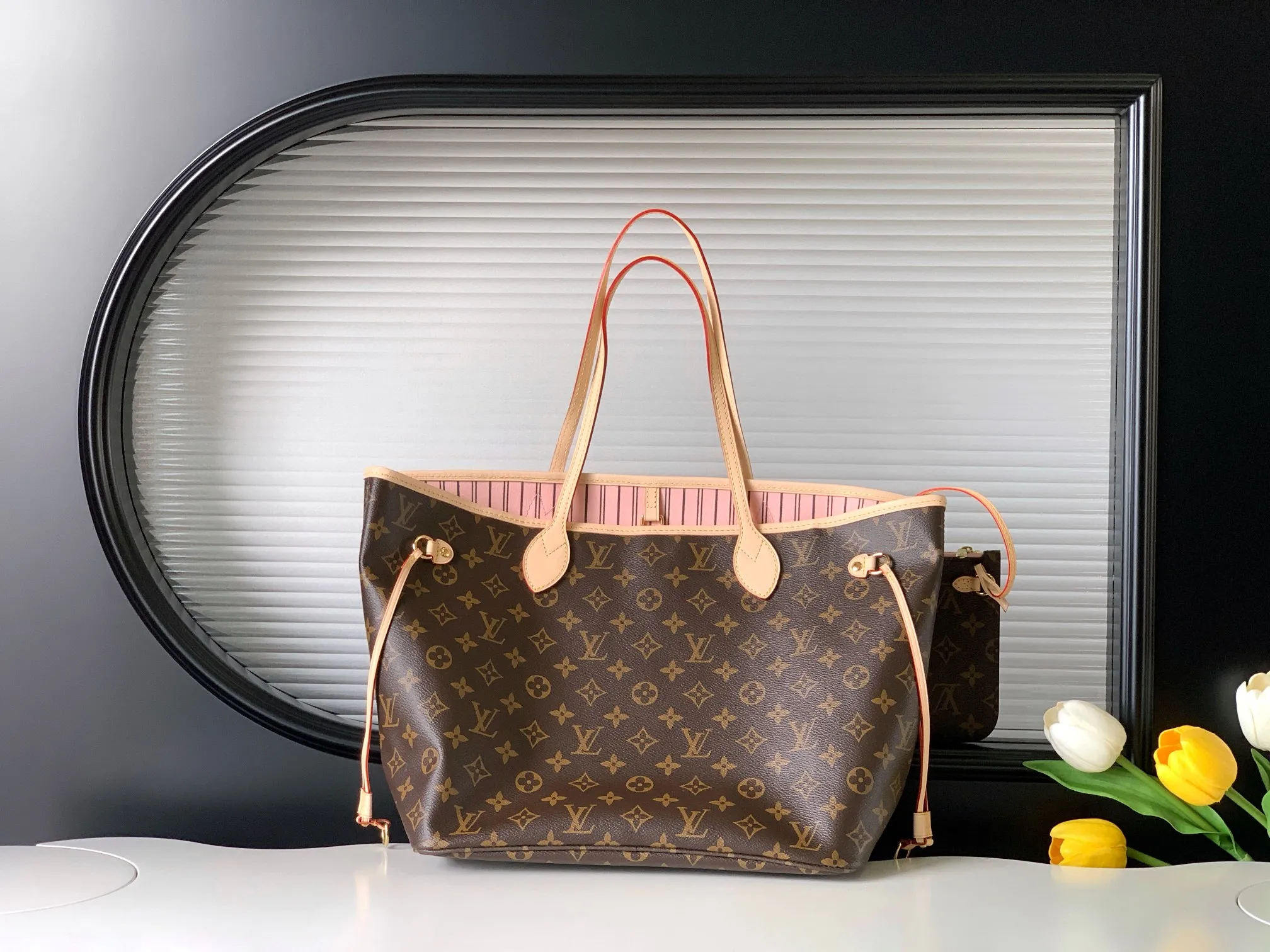 Louis Vuitton Neverfull MM Tote Bag Monogram Canvas with Pink Interior - 图片 3