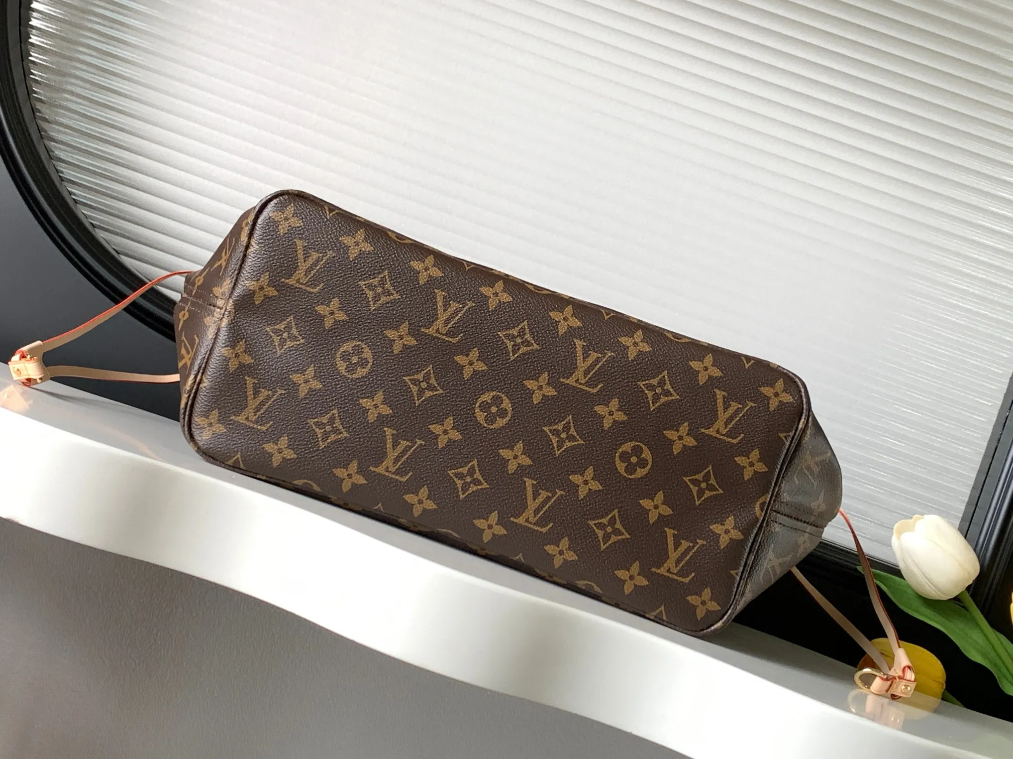 Louis Vuitton Neverfull MM Tote Bag Monogram Canvas with Pink Interior - 图片 4