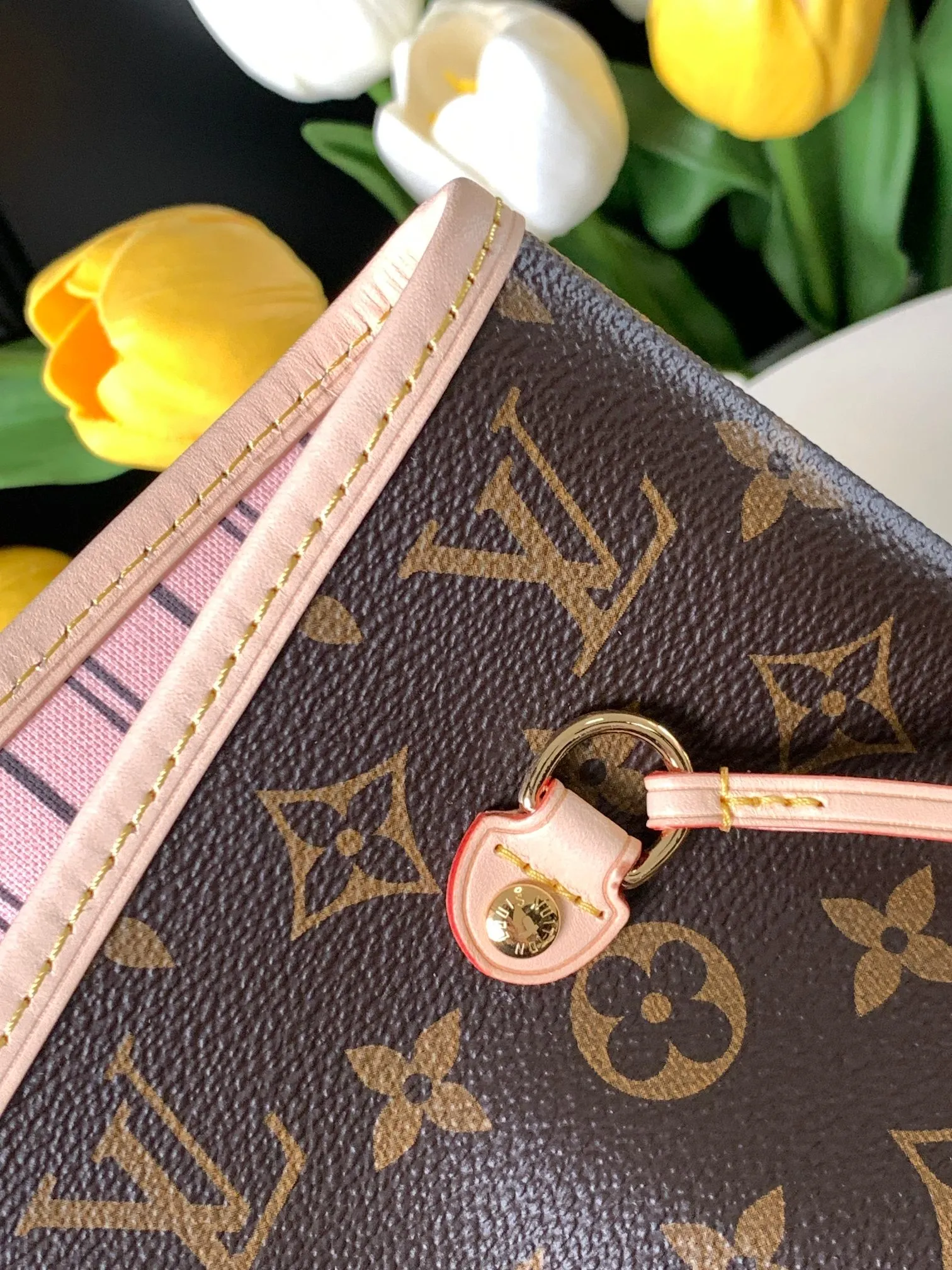 Louis Vuitton Neverfull MM Tote Bag Monogram Canvas with Pink Interior - 图片 6