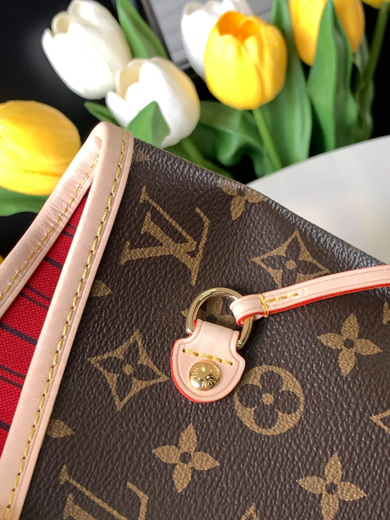 Louis Vuitton Neverfull MM Tote Bag Monogram Canvas with Red Interior - 图片 6
