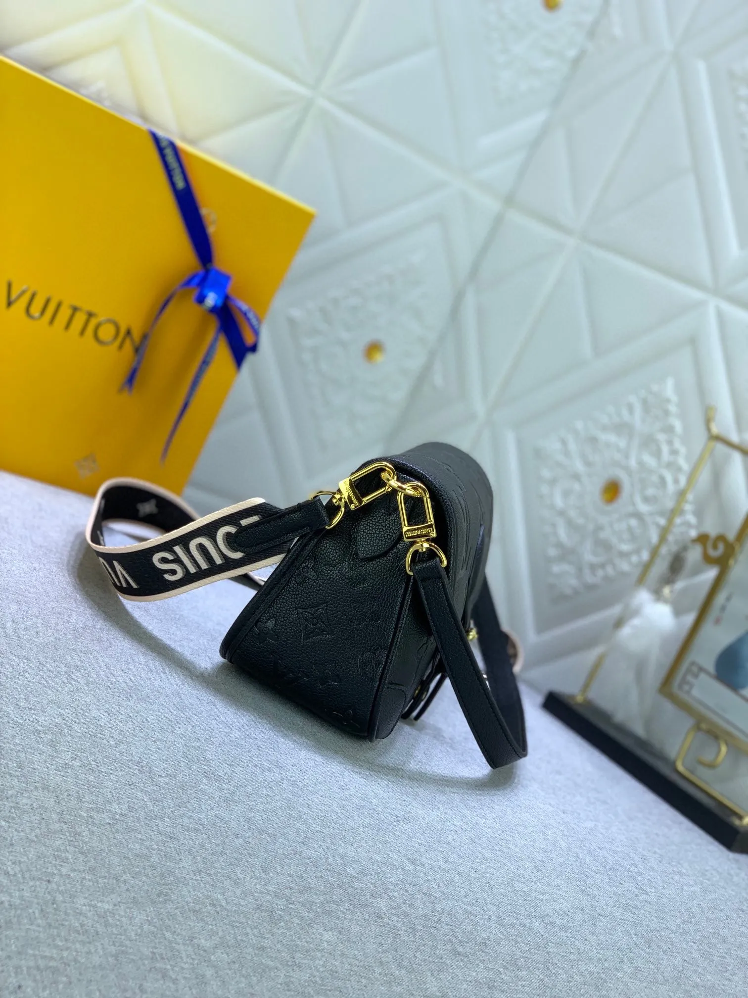 Louis Vuitton Nano Diane Bag Monogram Empreinte Black Leather - 图片 5
