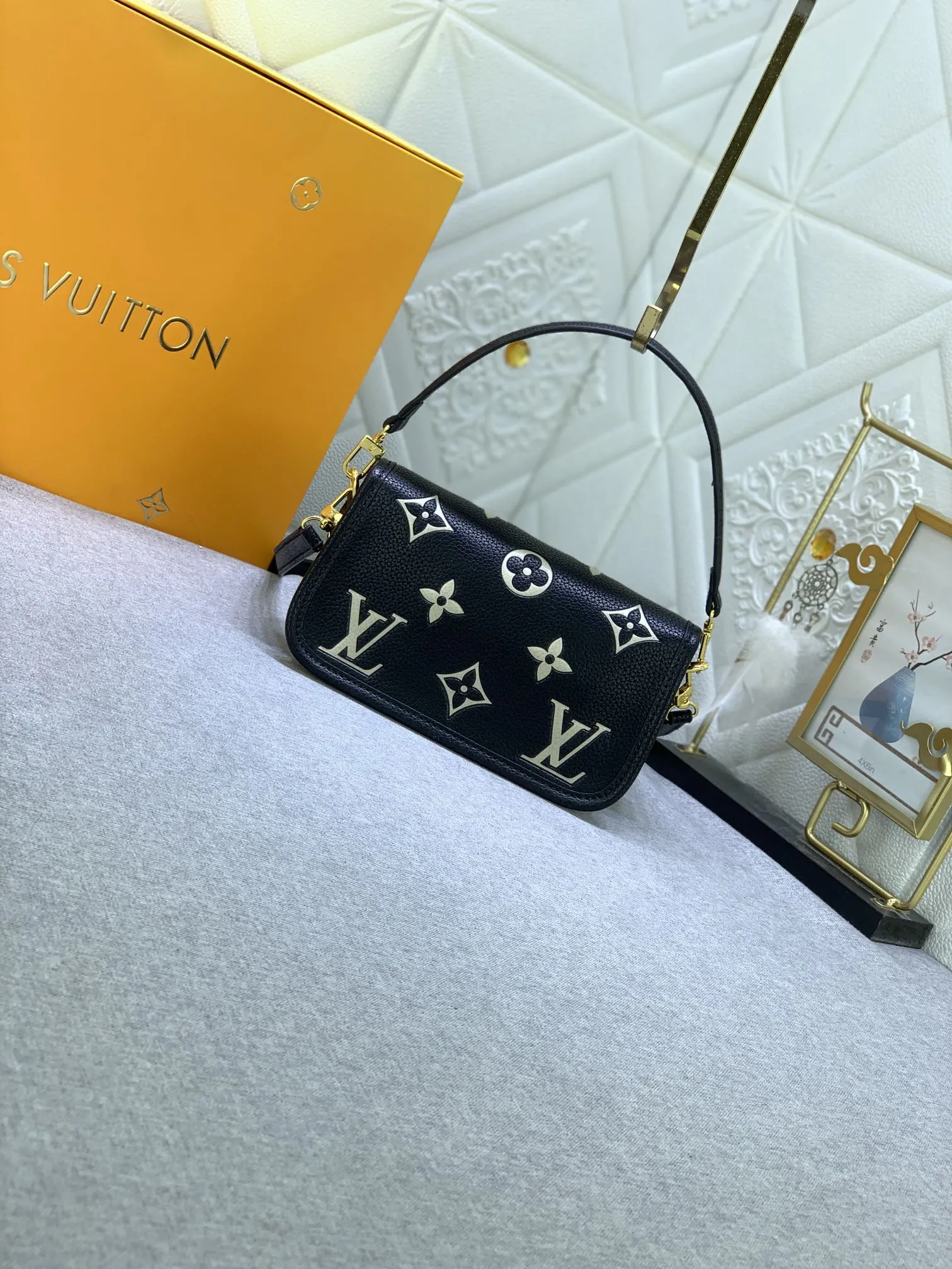 Louis Vuitton Nano Diane Bag Monogram Empreinte Black Leather White Letter - 图片 3