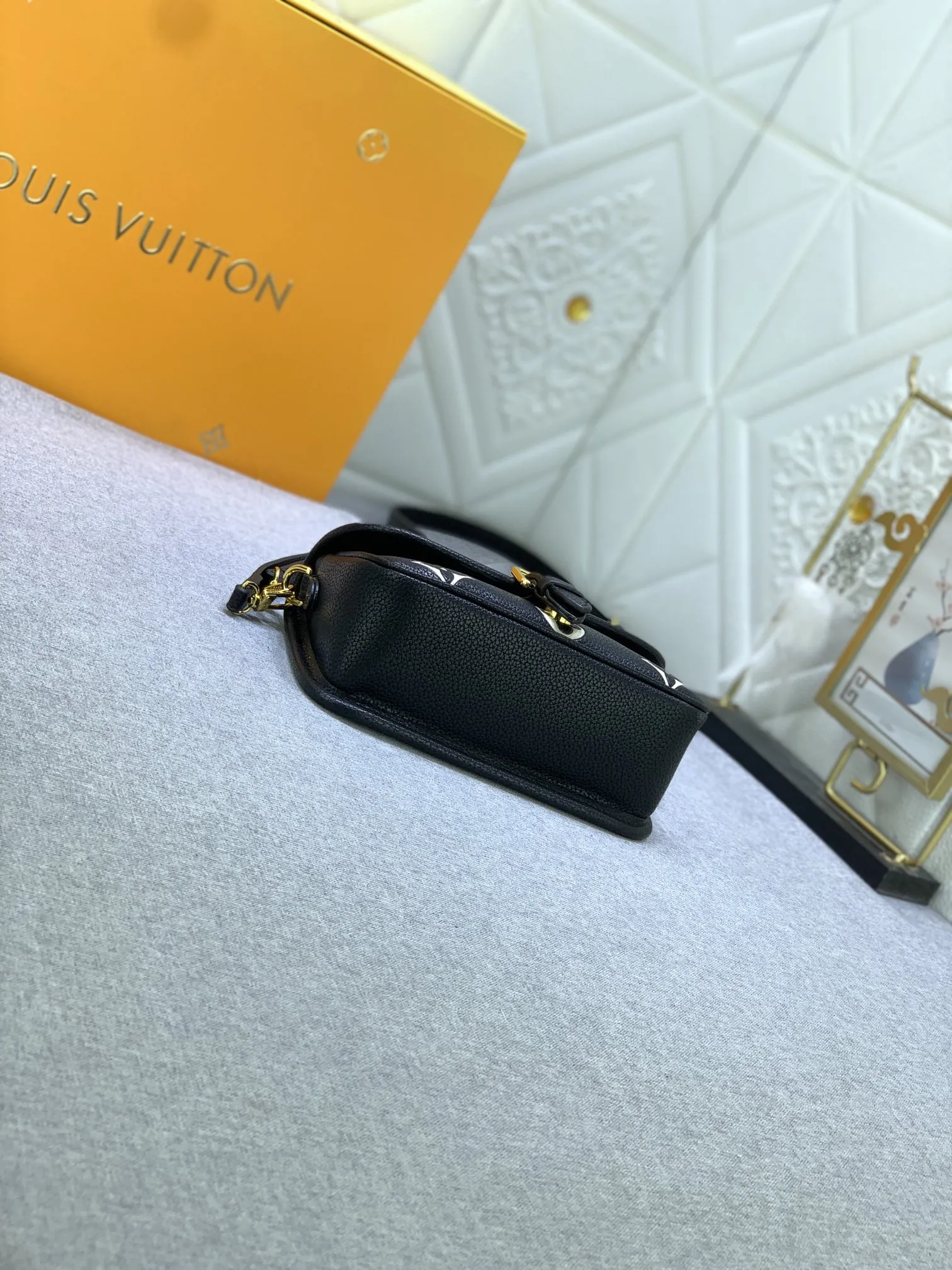Louis Vuitton Nano Diane Bag Monogram Empreinte Black Leather White Letter - 图片 4