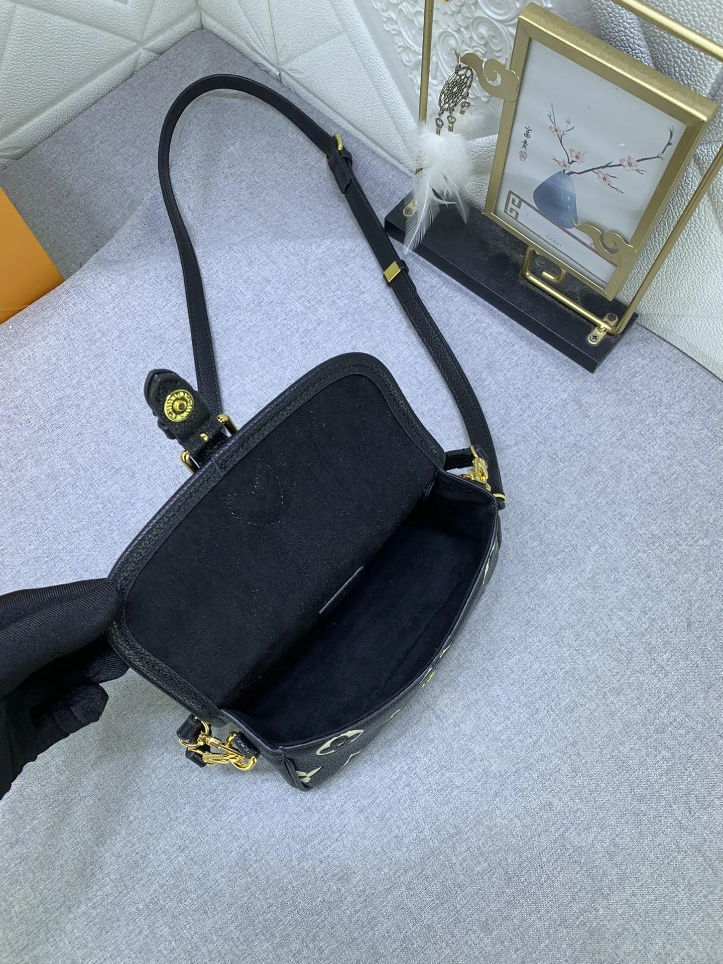 Louis Vuitton Nano Diane Bag Monogram Empreinte Black Leather White Letter - 图片 9