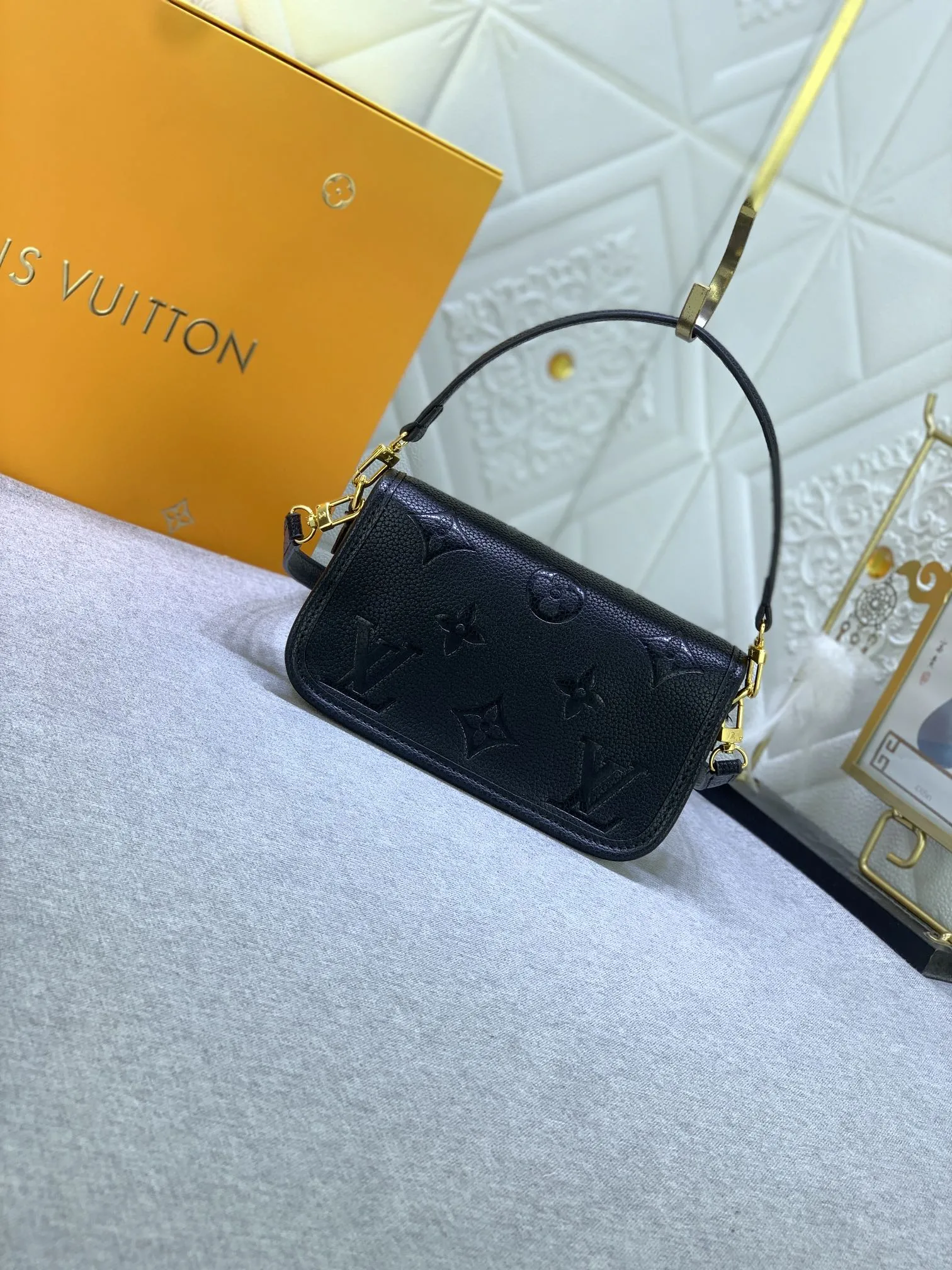 Louis Vuitton Nano Diane Bag Monogram Empreinte Black Leather - 图片 3