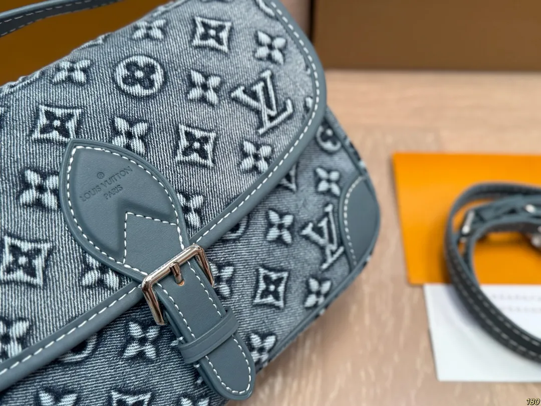 Louis Vuitton Diane Bag Monogram Denim Relief Letter - Image 4