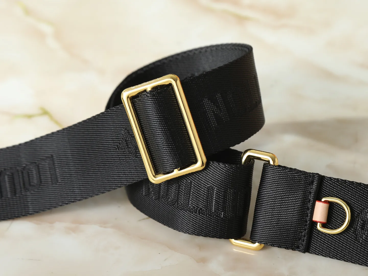 Louis Vuitton Multi Pochette Accessoires Monogram Canvas with Black Strap - 图片 6