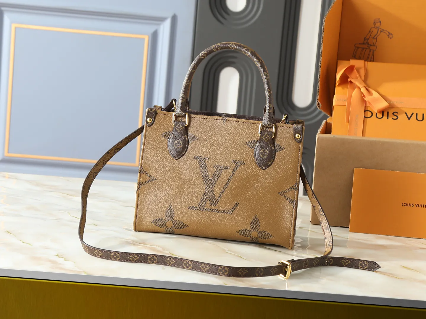 Louis Vuitton OnTheGo PM Tote Bag Monogram Monogram Reverse Canvas - 图片 3