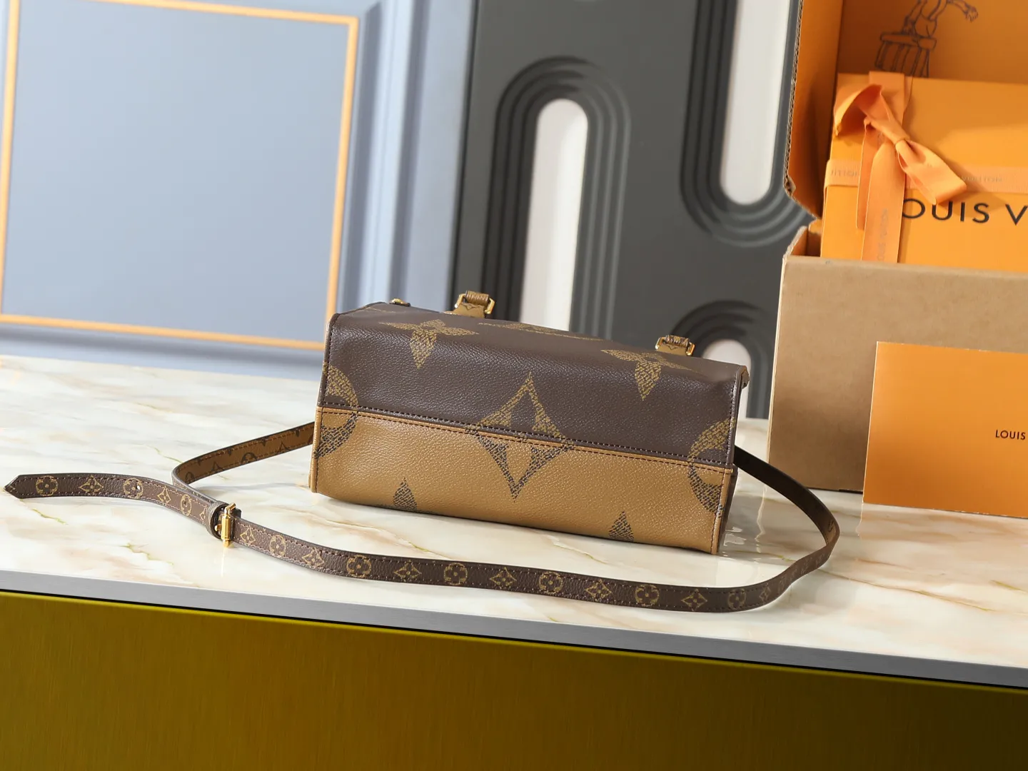 Louis Vuitton OnTheGo PM Tote Bag Monogram Monogram Reverse Canvas - 图片 4