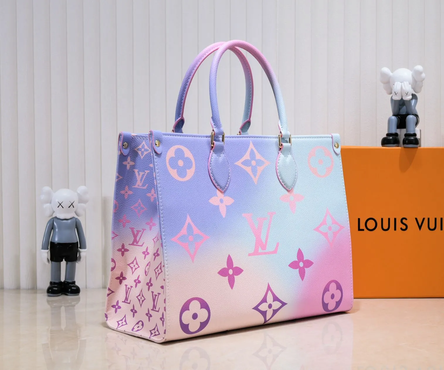Alternative view of Louis Vuitton OnTheGo MM Tote Bag Pastel Gradient Monogram Canvas