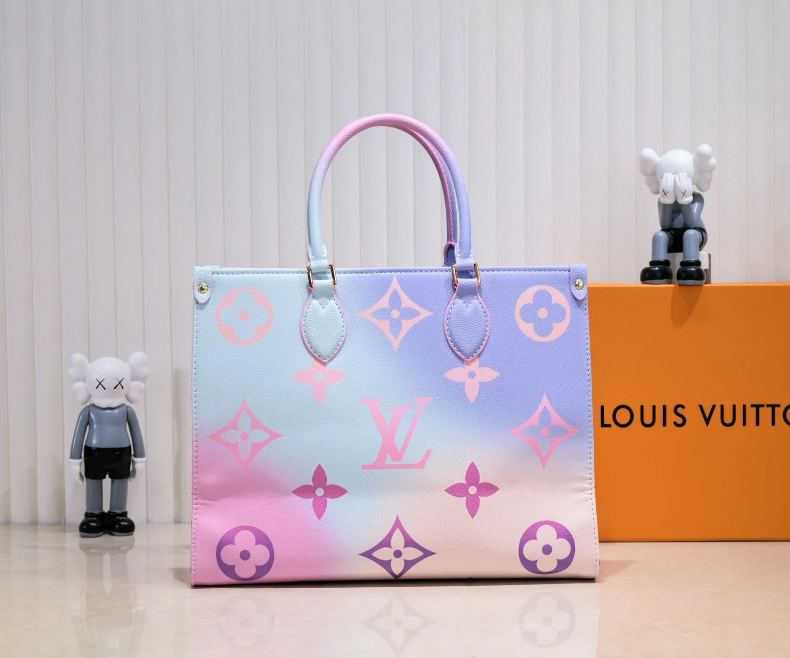 Louis Vuitton OnTheGo MM Tote Bag Pastel Gradient Monogram Canvas - Image 9