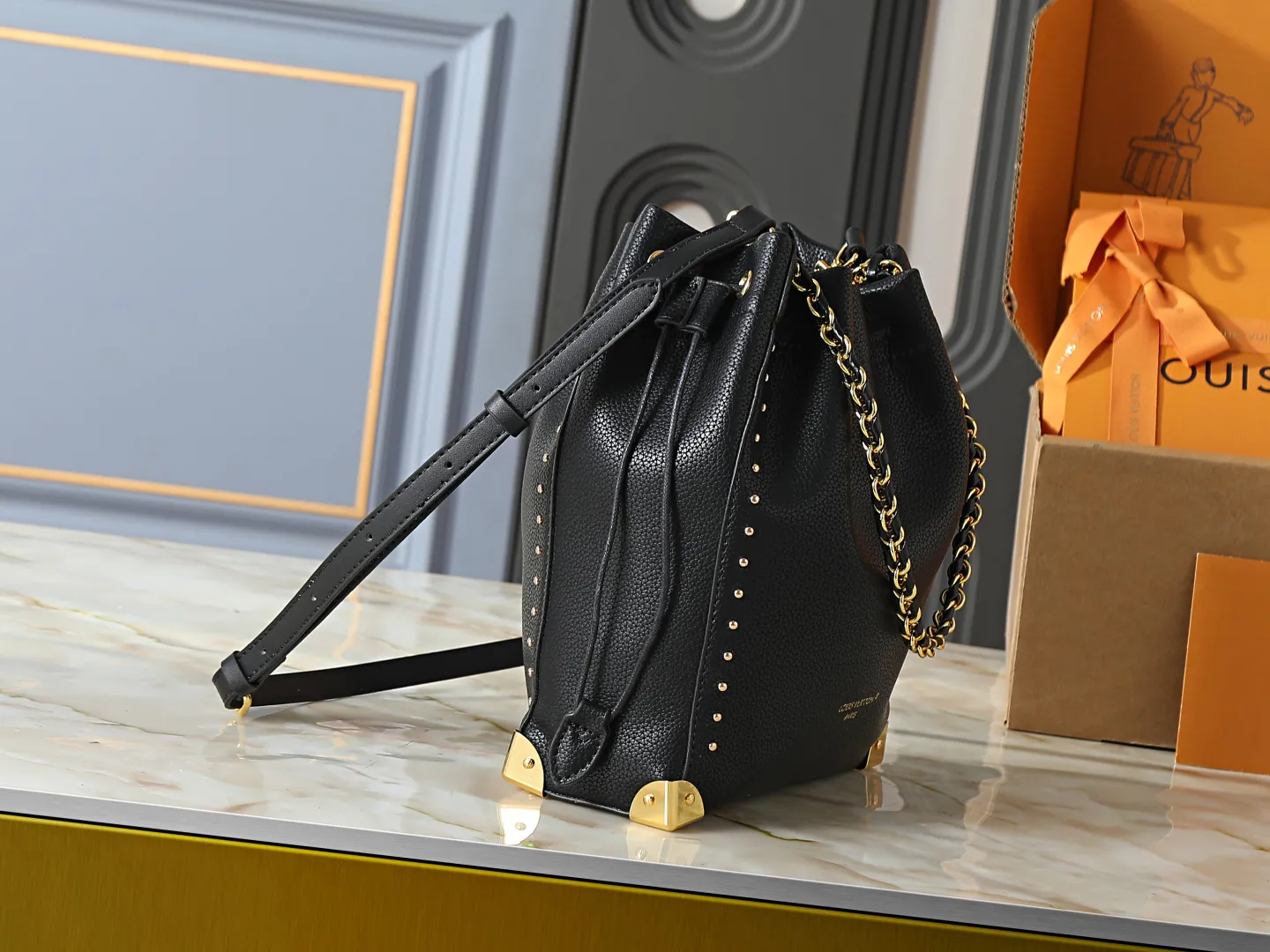 Alternative view of Louis Vuitton No?? Trunk Bucket Handbag Black Leather