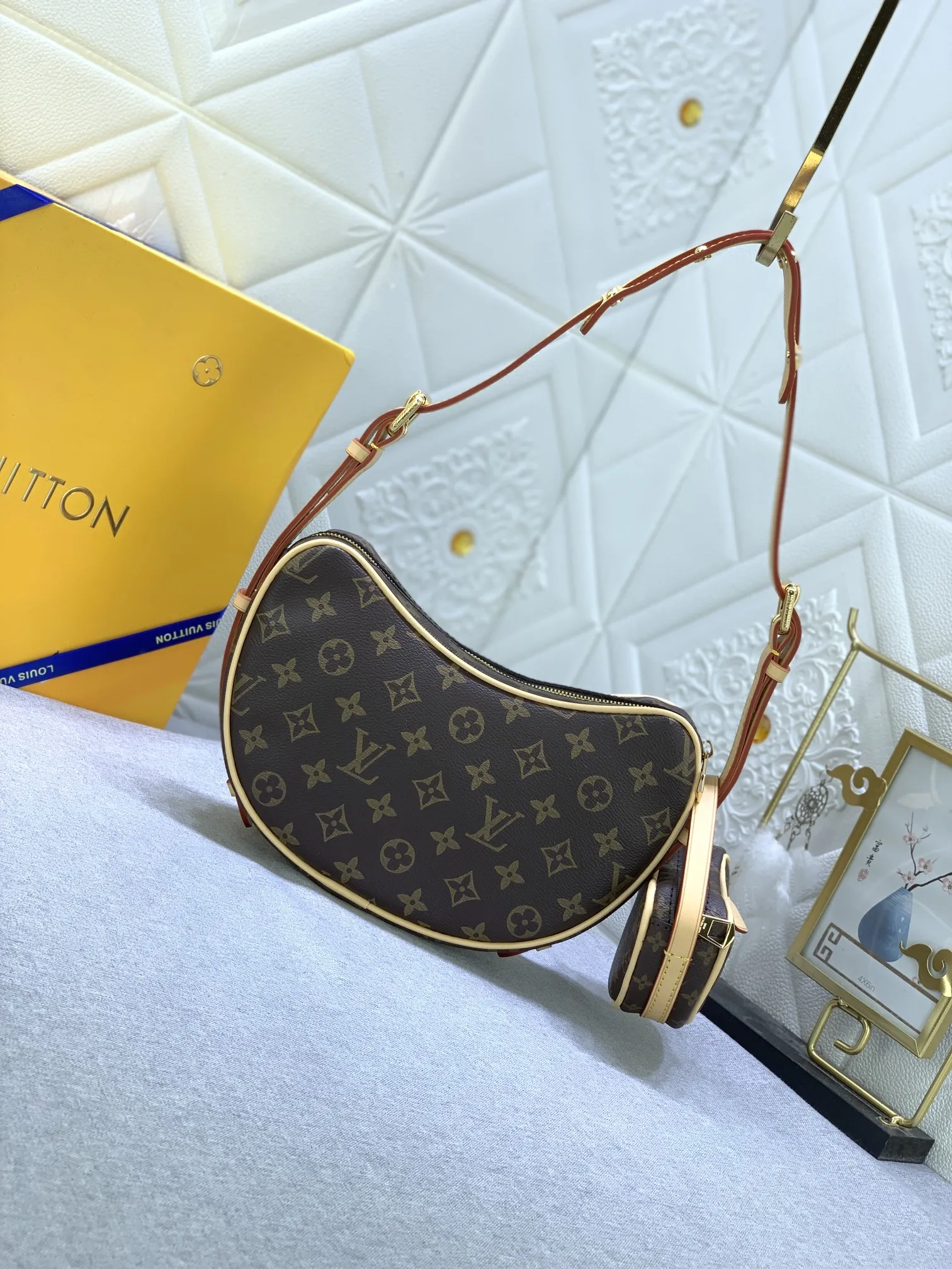 Louis Vuitton Pea Bag Monogram Croissant Bag - 图片 3