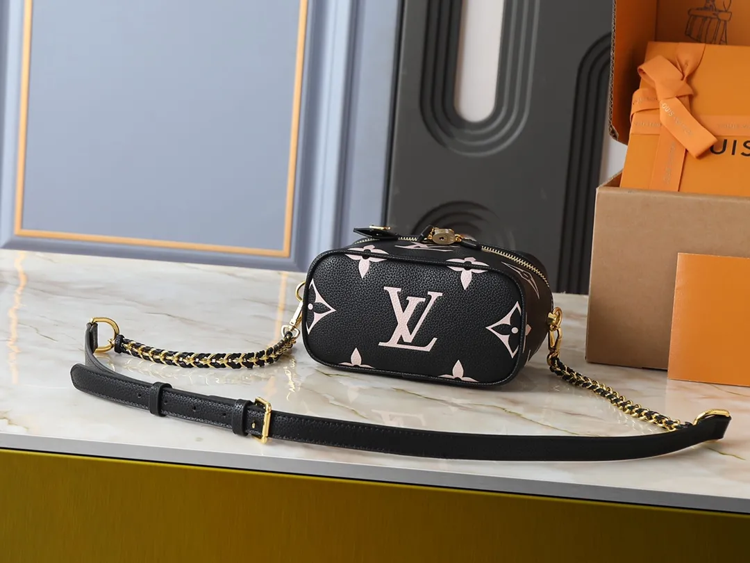 Louis Vuitton Vanity PM Handbag Giant Monogram Empreinte Black with Letter - 图片 4