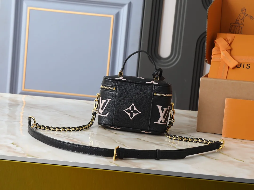 Louis Vuitton Vanity PM Handbag Giant Monogram Empreinte Black with Letter - 图片 3