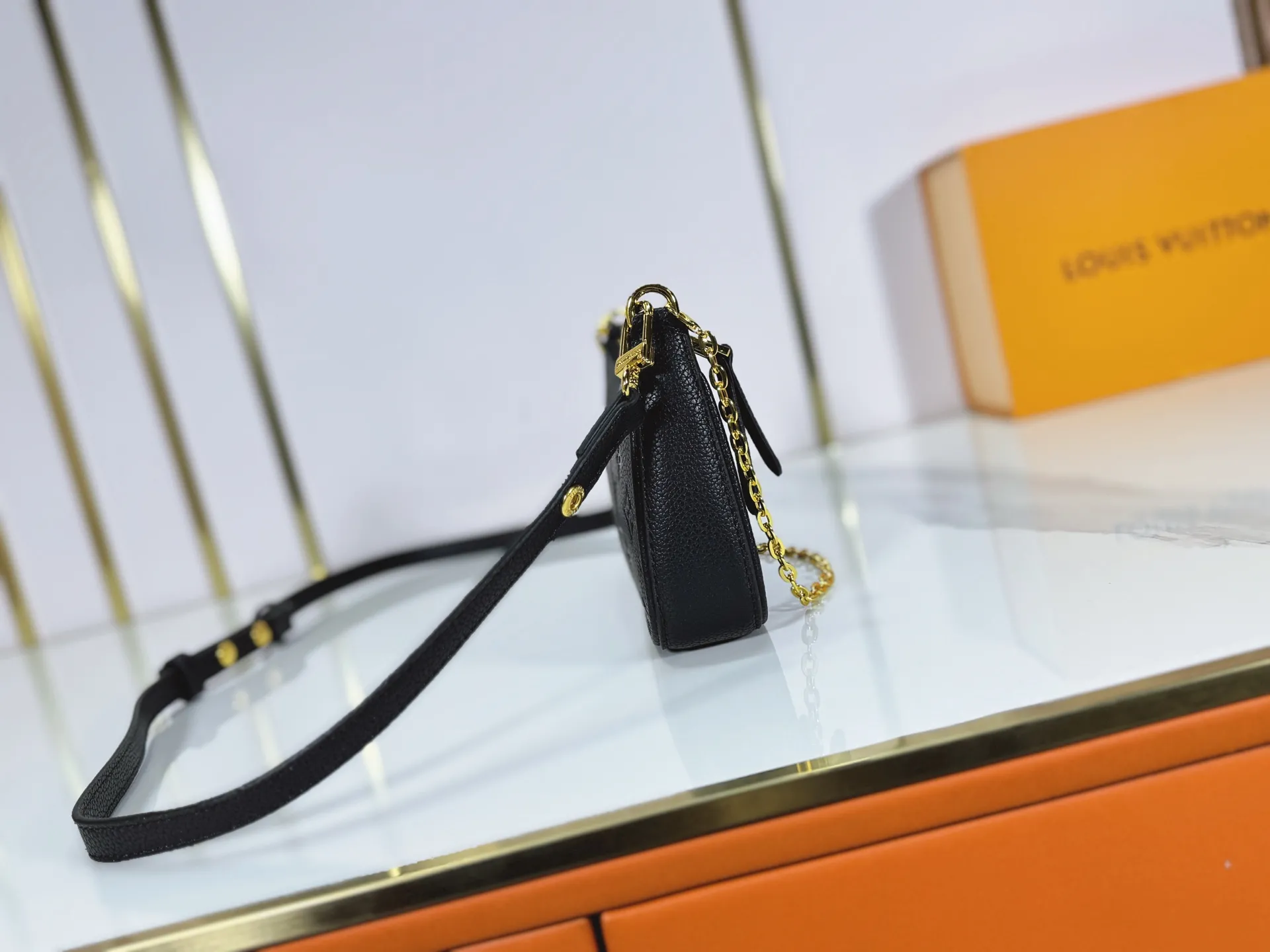 Louis Vuitton Easy Pouch on Strap Monogram Empreinte Black - 图片 3