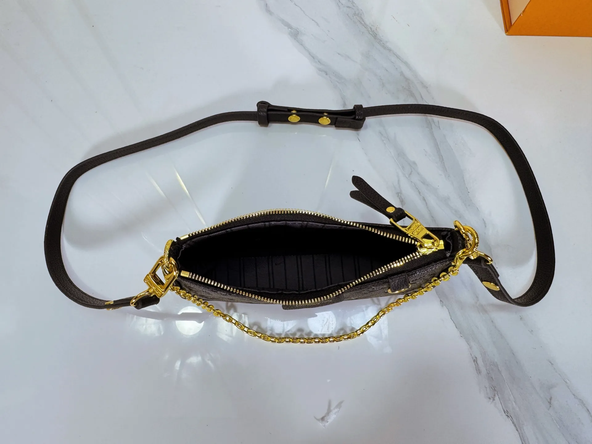 Louis Vuitton Easy Pouch on Strap Monogram Empreinte Black - 图片 9