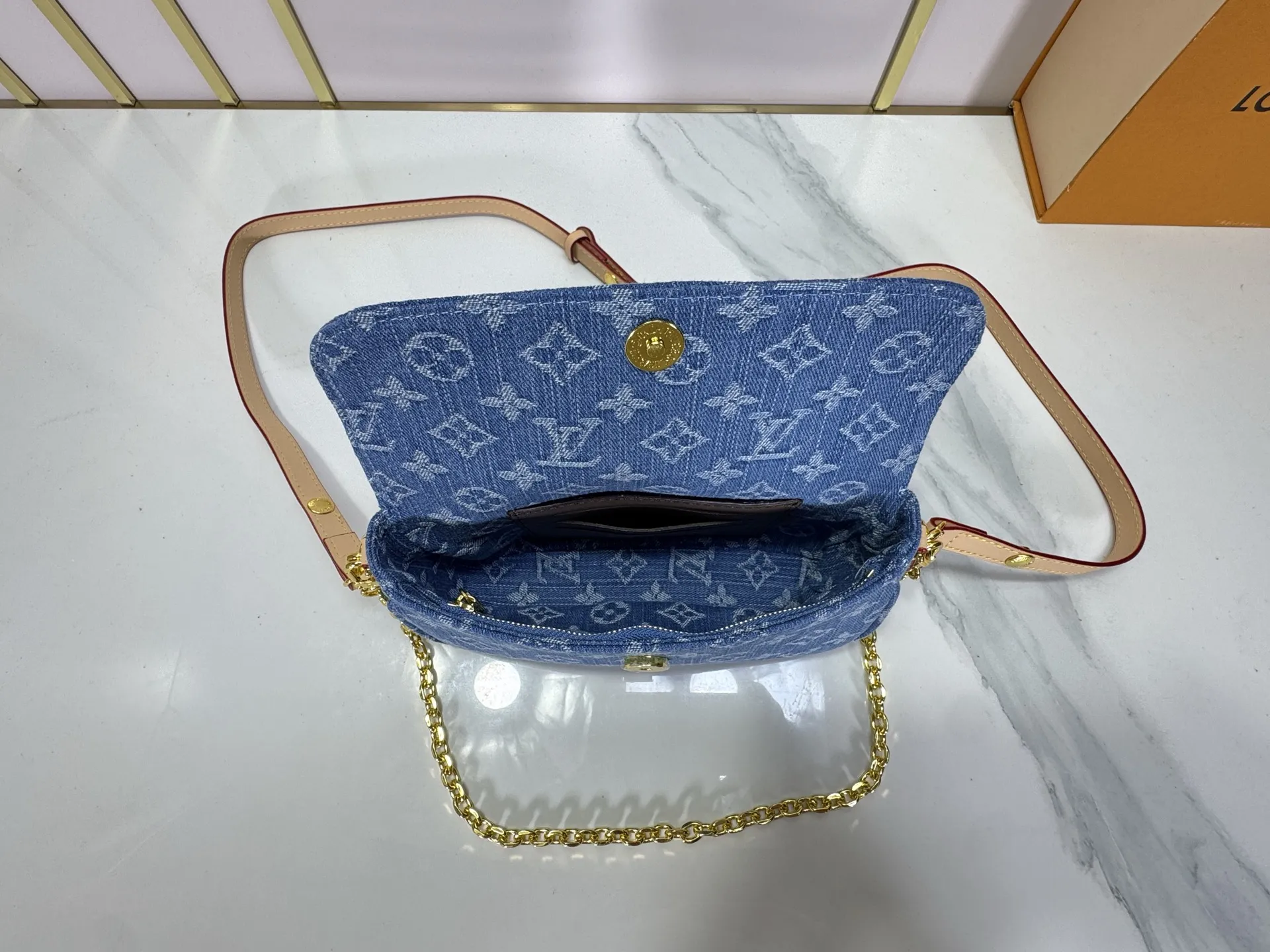 Louis Vuitton Wallet on Chain Ivy Monogram Denim - 图片 7