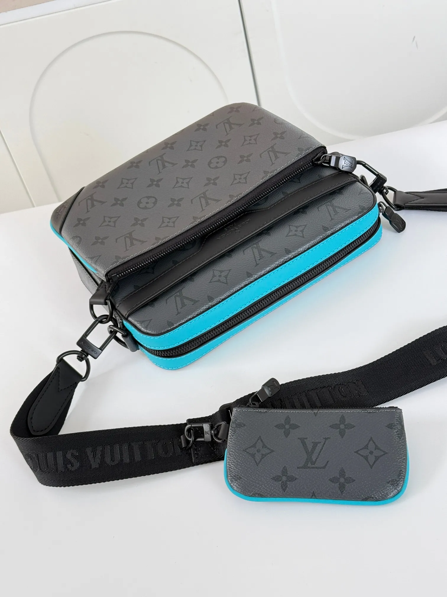 Louis Vuitton Trio Messenger Eclipse Black Shoulder Bag - 图片 5