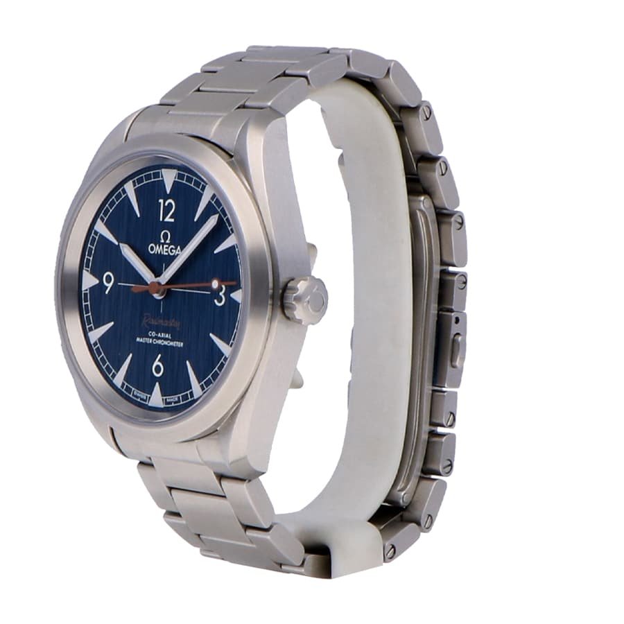 Alternative view of Omega Seamaster Railmaster Co-Axial Master Steel 220.10.40.20.03.001 Collector??s Clone 1:1