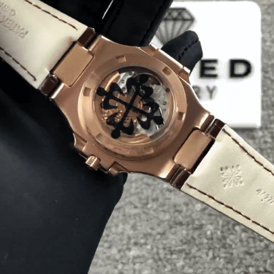 Patek Philippe Nautilus 5724 ??Baguette Diamonds?? 1:1 Clone Edition - 图片 5