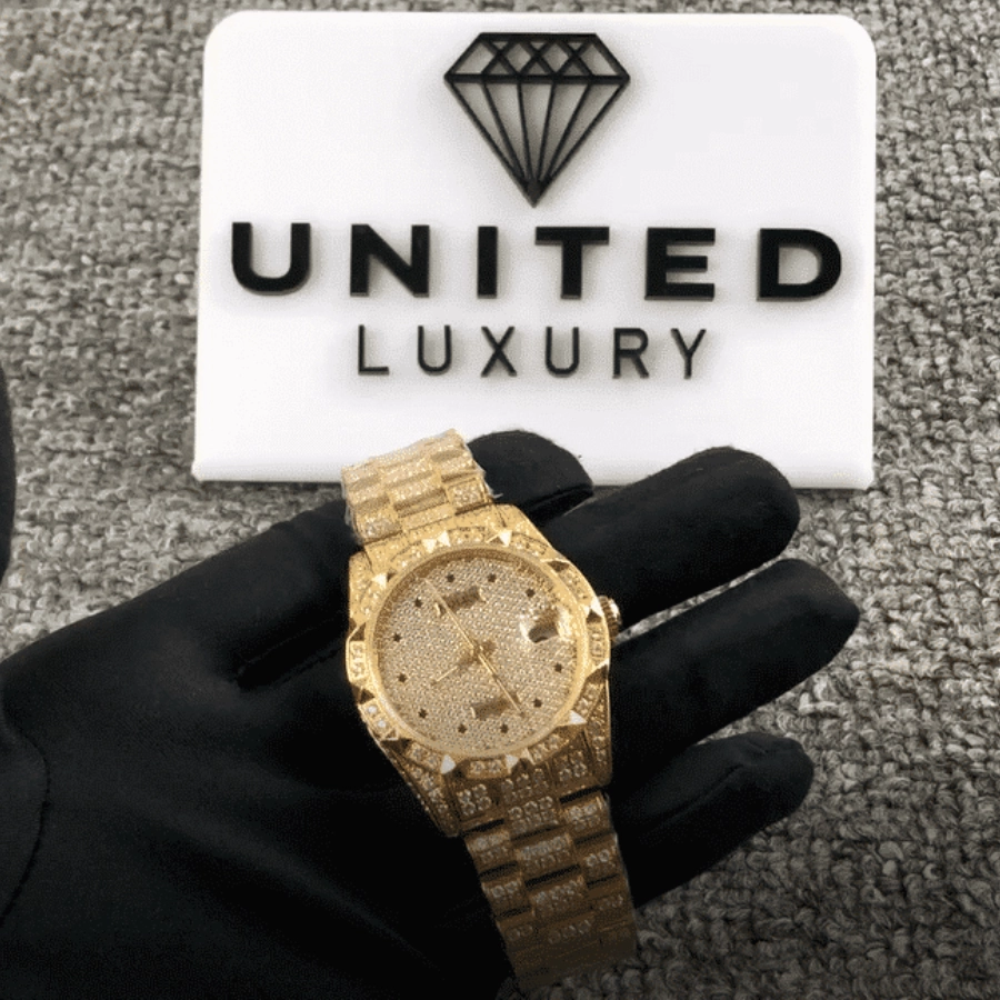 Alternative view of Rolex Cosmograph Daytona 116508 ??Iced Out?? Top Tier Replica Edition