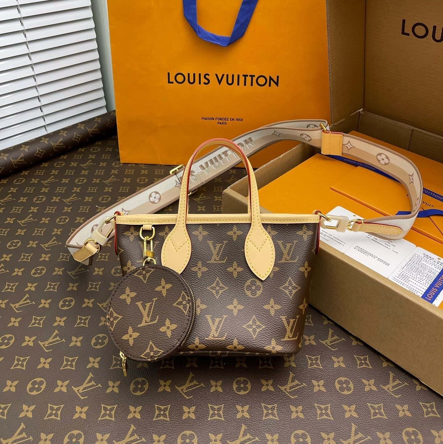 Alternative view of Serenityll™ 100070 Luxury Bag