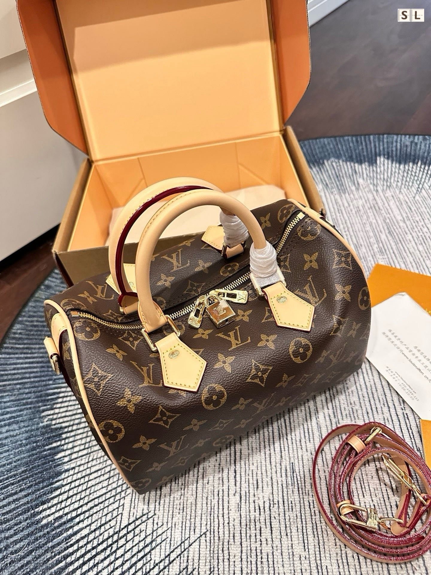 Alternative view of Serenityll™ 2001137 Luxury Bag 25cm
