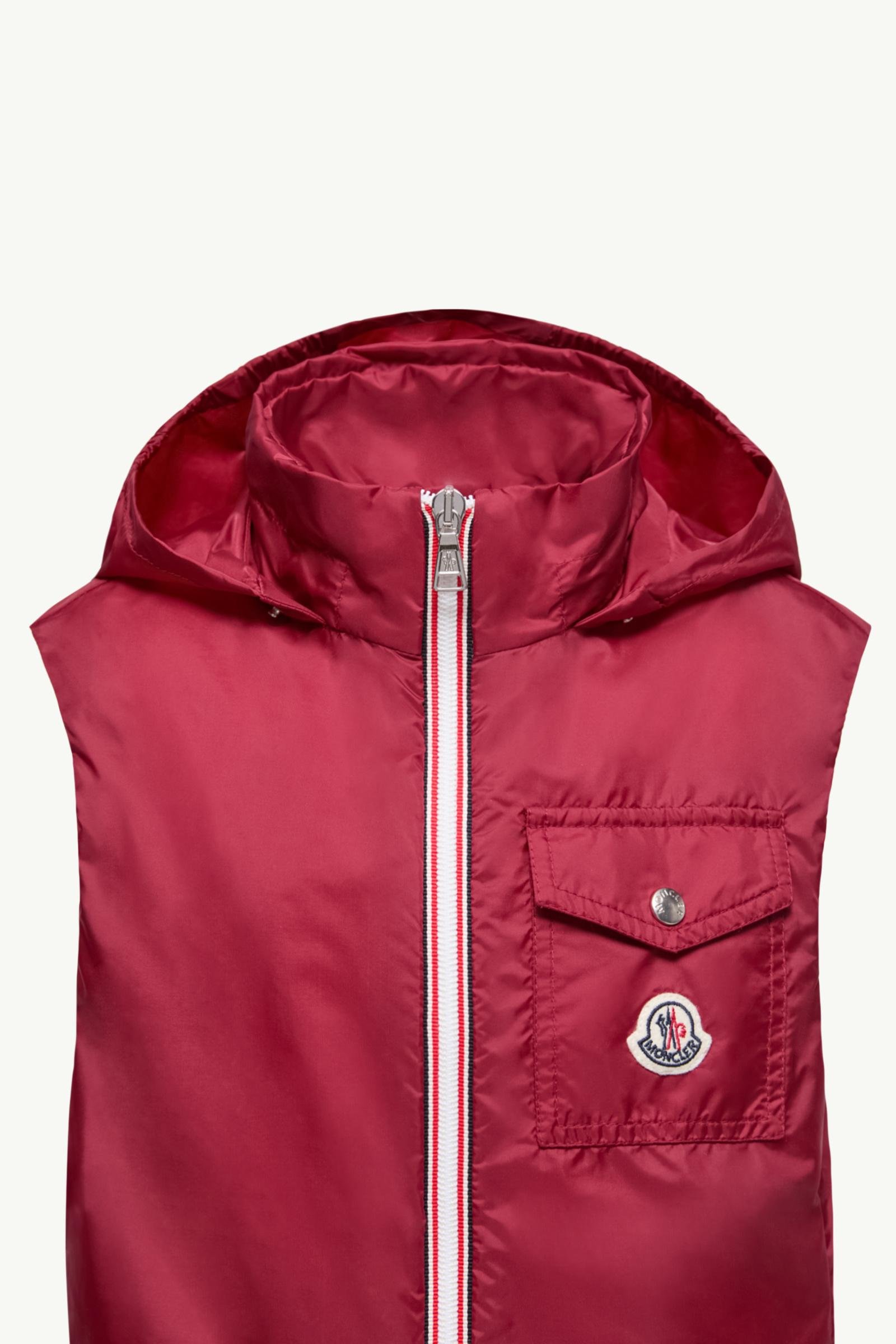 Alternative view of Sacide Gilet