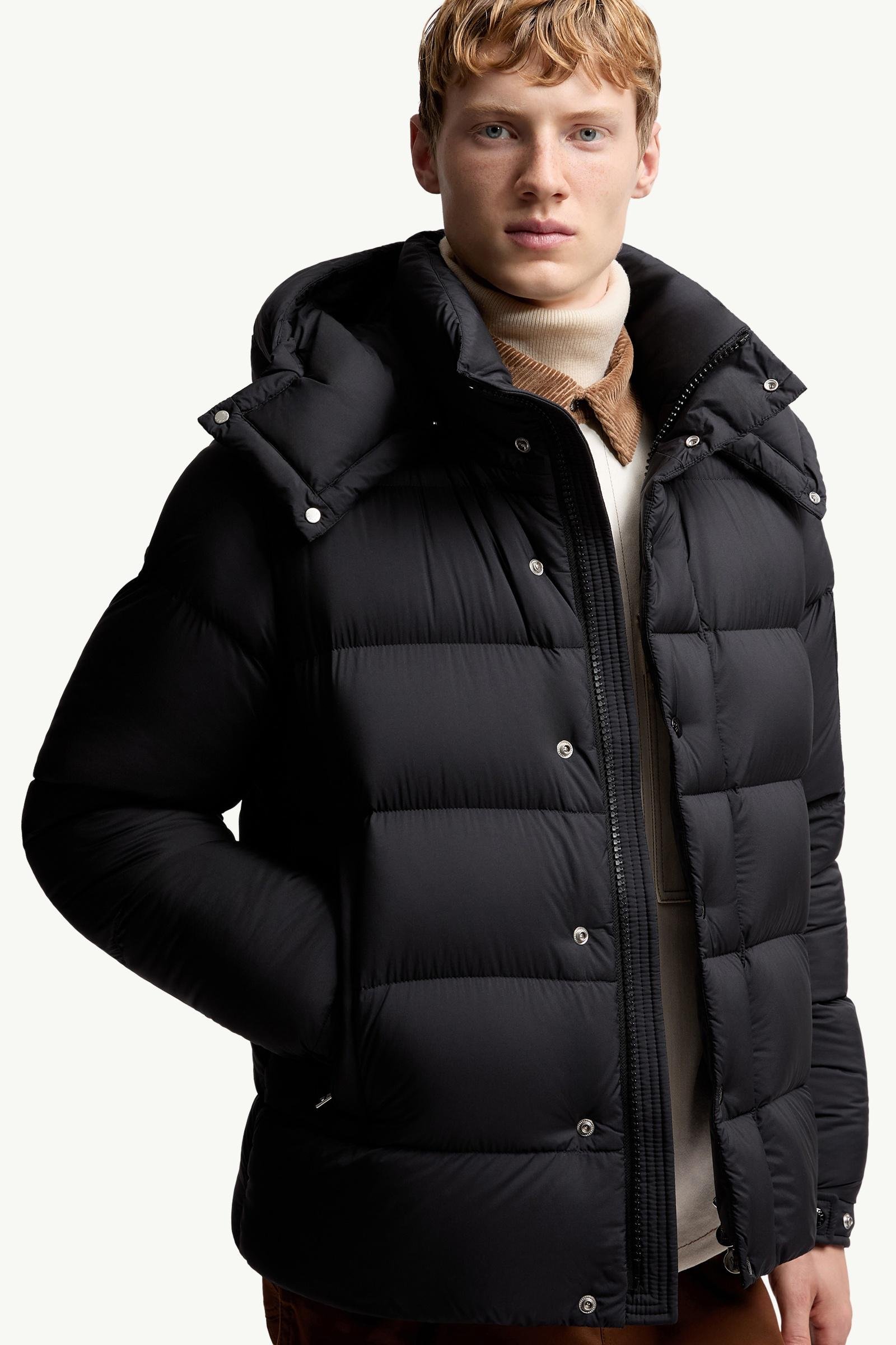 Moncler Maya 70 Hooded Short Down Jacket - 图片 6