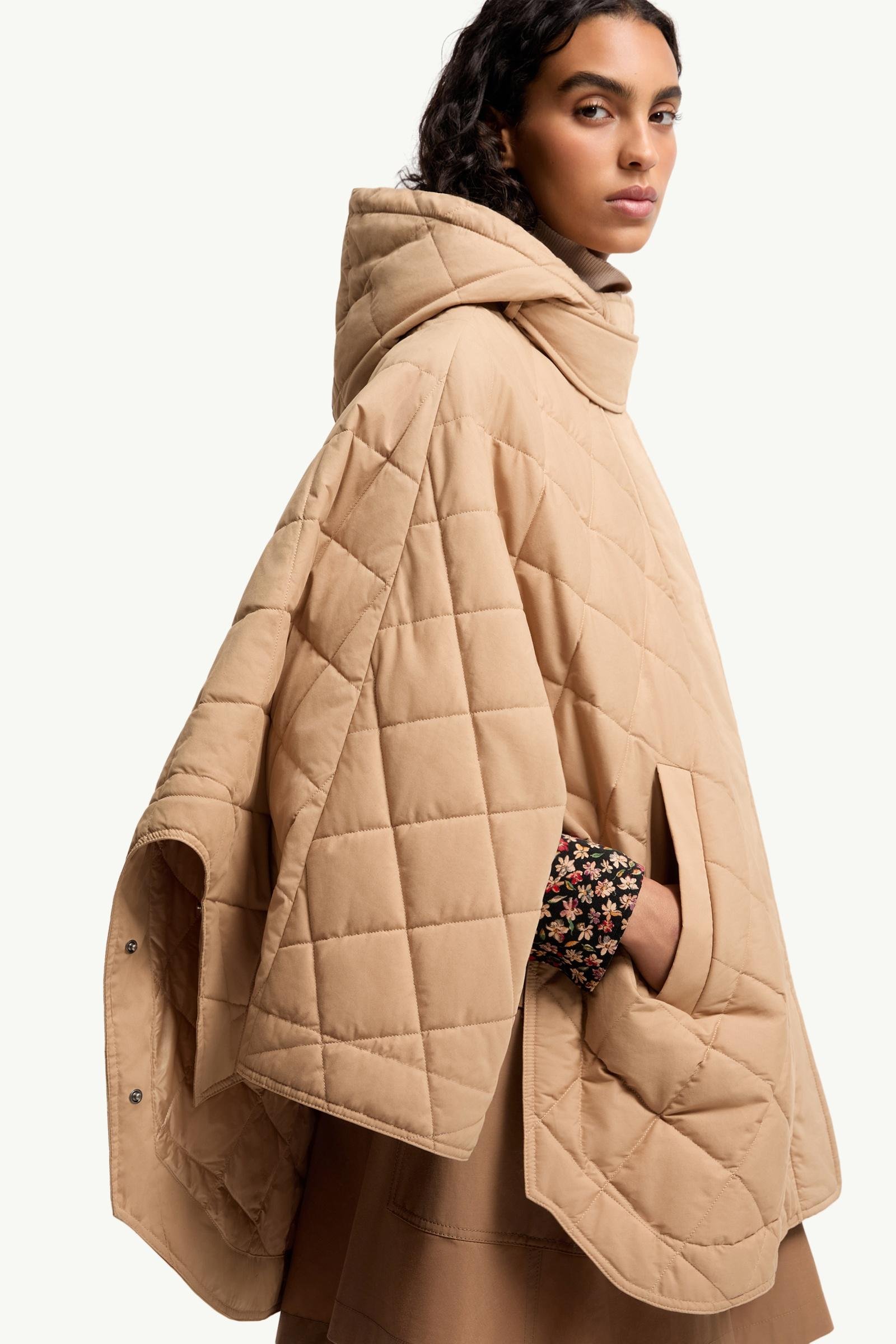 Diamond-Quilted Hooded Cape - 图片 6