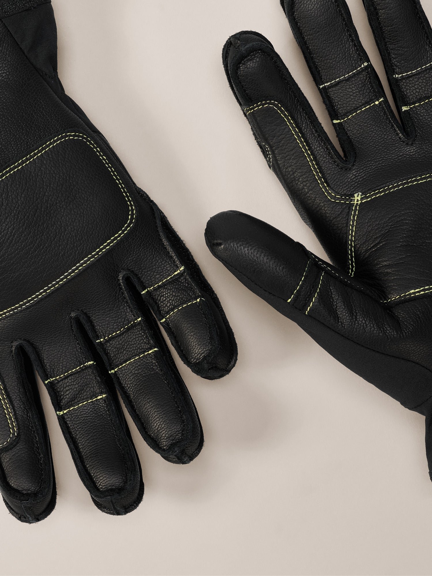 Alternative view of Rope Glove