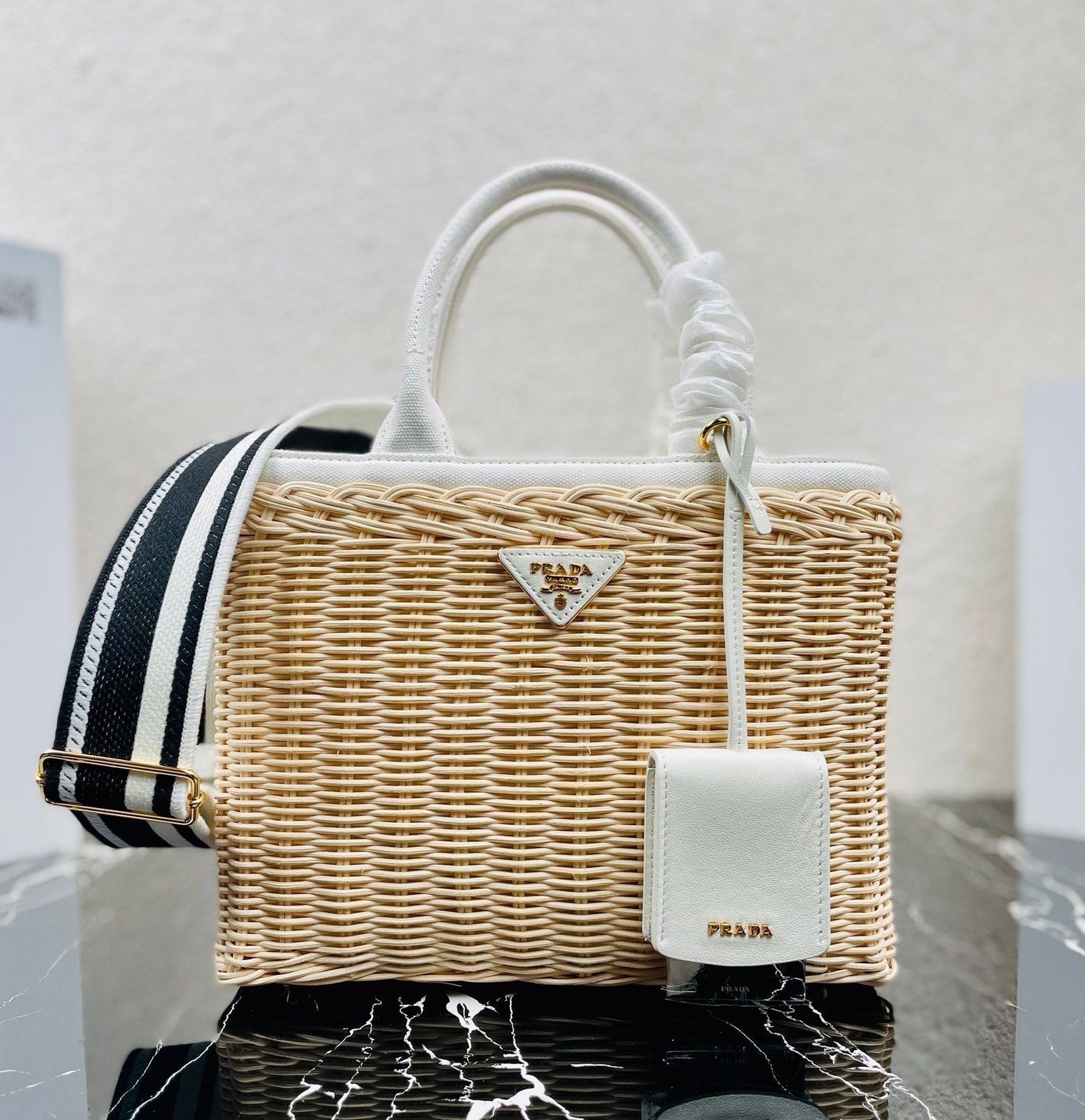 Alternative view of Serenityll™ 100004 Luxury Bag